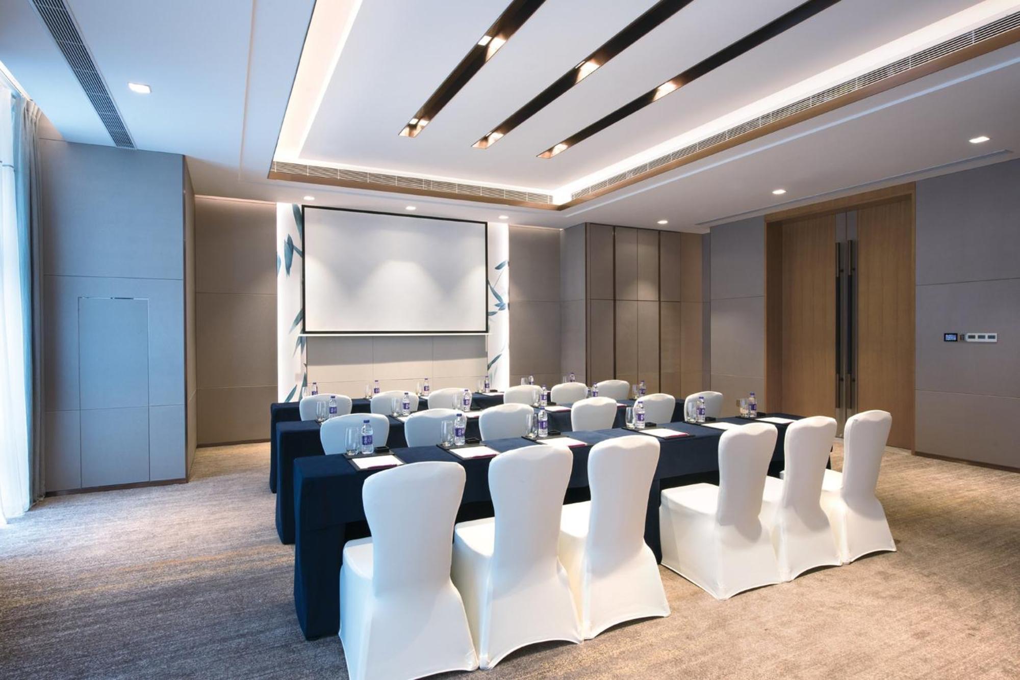 Crowne Plaza Hangzhou Qiantang - The Subway Can Reach The West Lake Scenic Area As Well As The Airport And High-Speed Rail Station, Adjacent To Jinsha Lake And Longfor Paradise Walk Exteriör bild